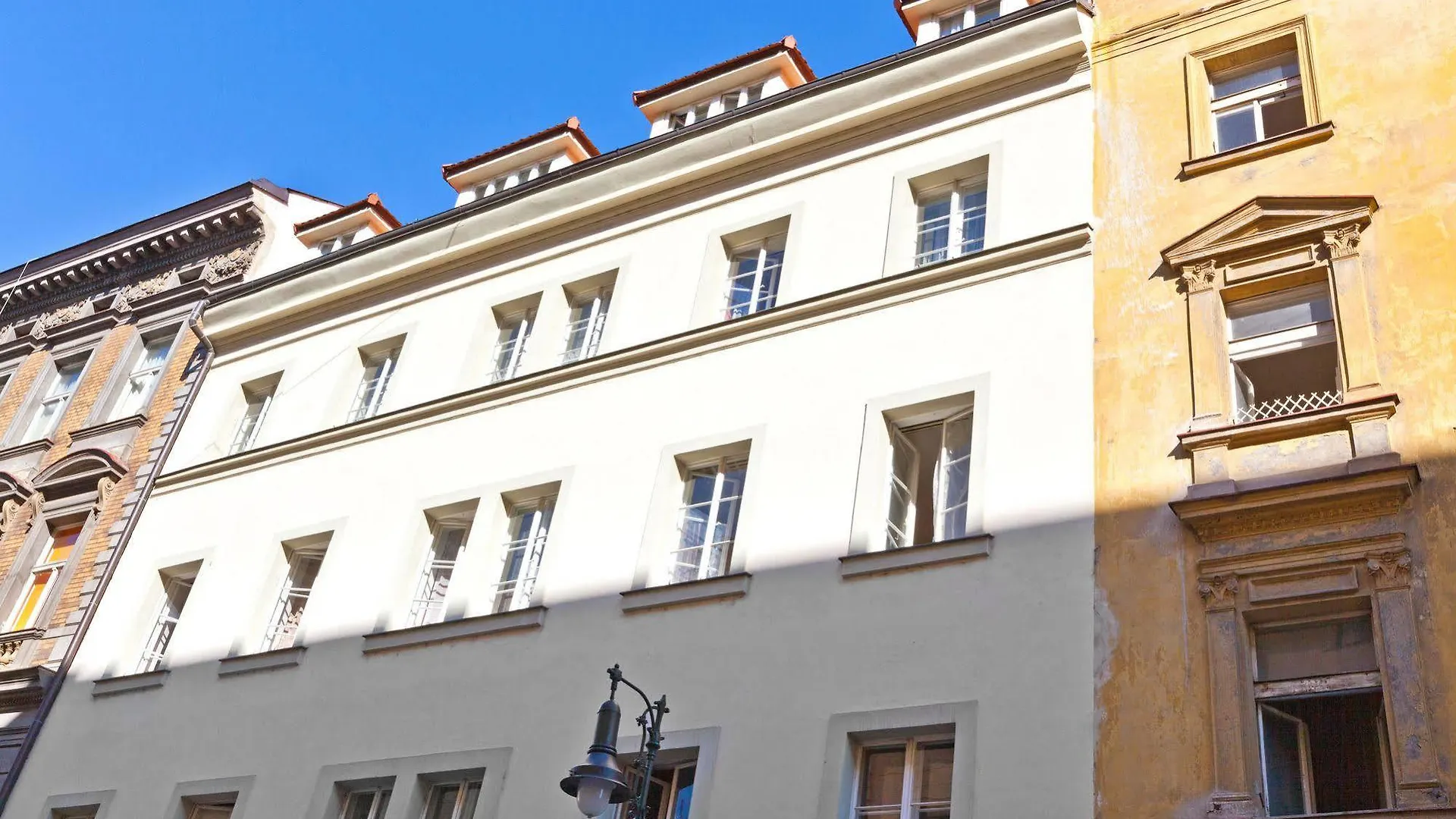 Lovely Prague Apartments - Truhlarska 0*,